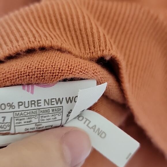 Pitlochry of Scotland Wool Sweater, 42 (L) - Picture 8 of 8